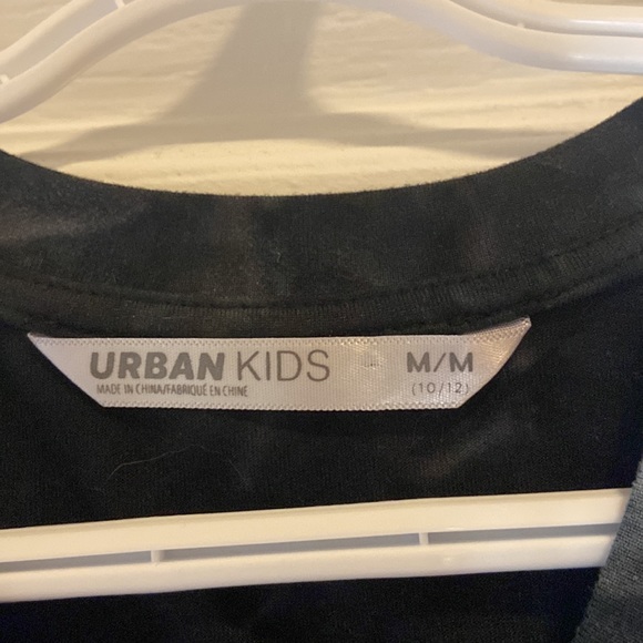 Tie dye shirt with straps on the side. - Picture 4 of 4